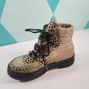 Blowfish Leopard Print Women's Boots Sz 6.5